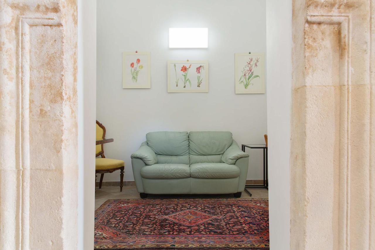 Residenza Storica: La Suite Del Grifo LʼAquila Extérieur photo